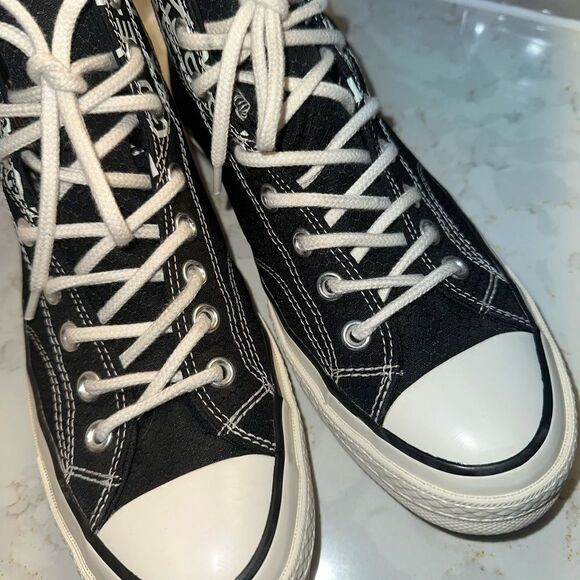 Converse Chuck 70 GORE-TEX High Top Black Mens 

Black and White High-Top